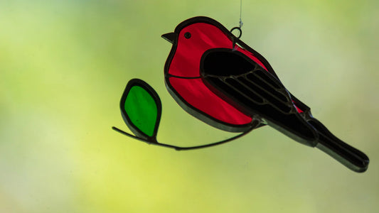 Choosing Cardinal Bird Ornaments for a Stunning Christmas Tree